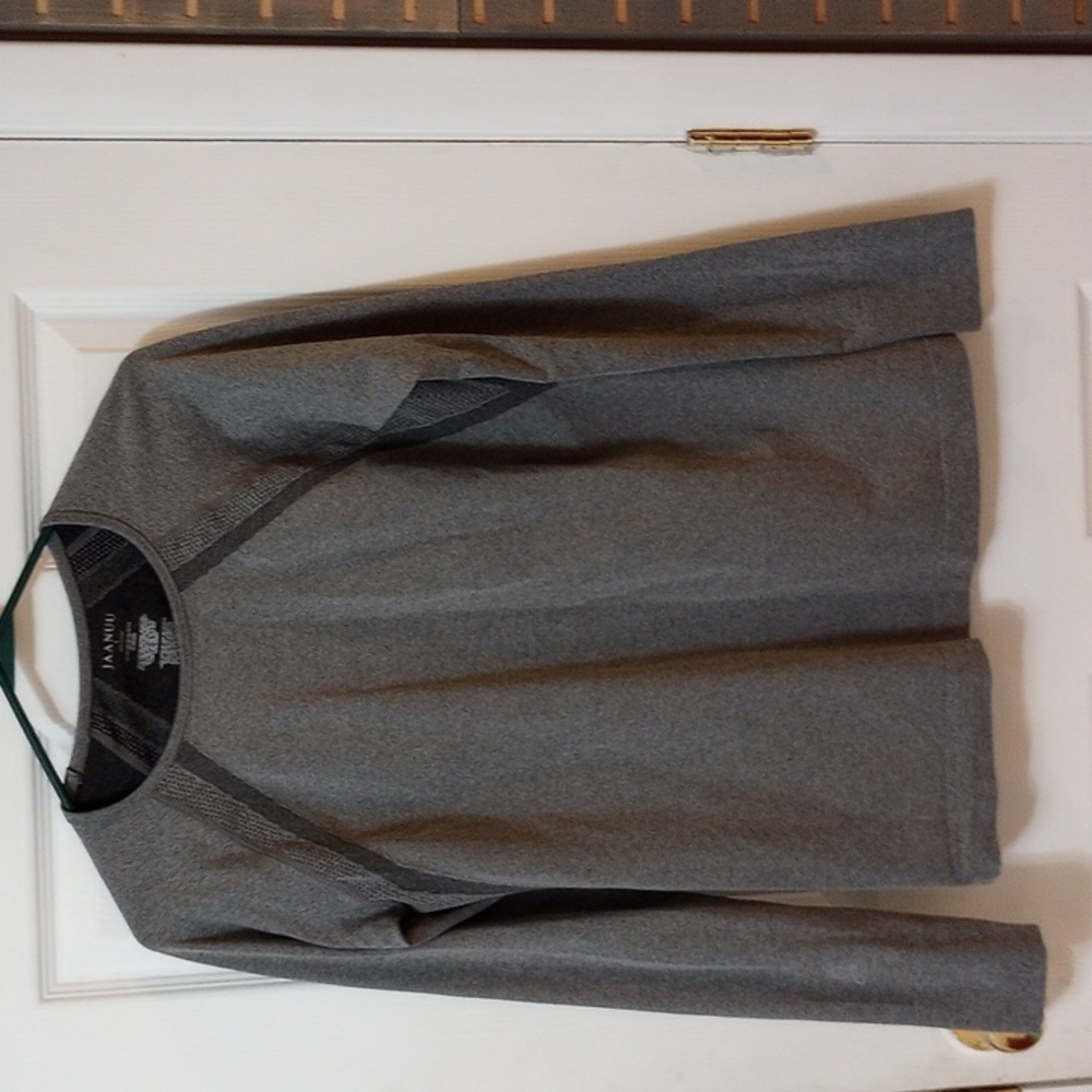Jaanuu gray underscrub top